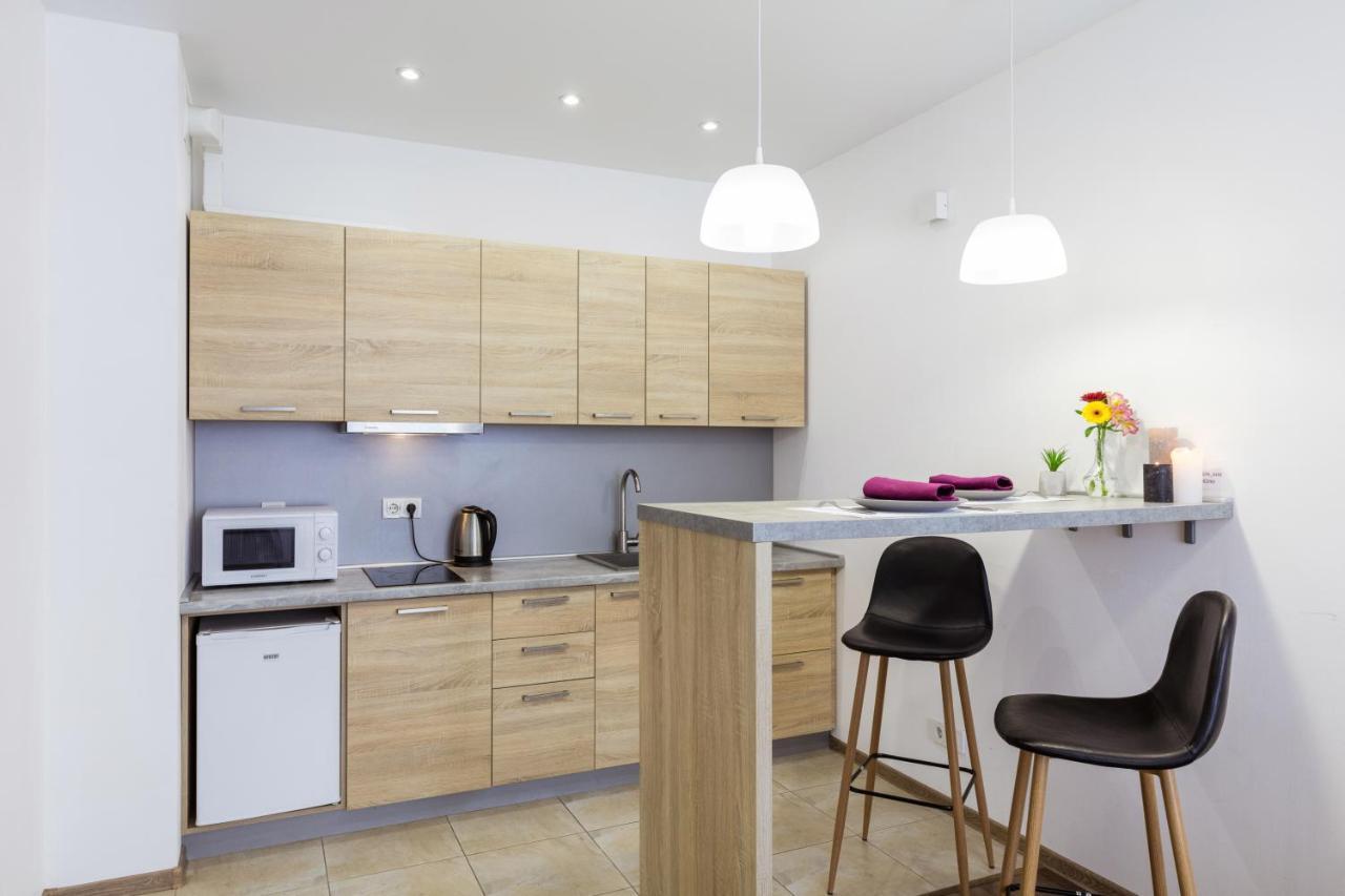 Nyvky Like Home - Studio - Apt 20 Kijev Kültér fotó