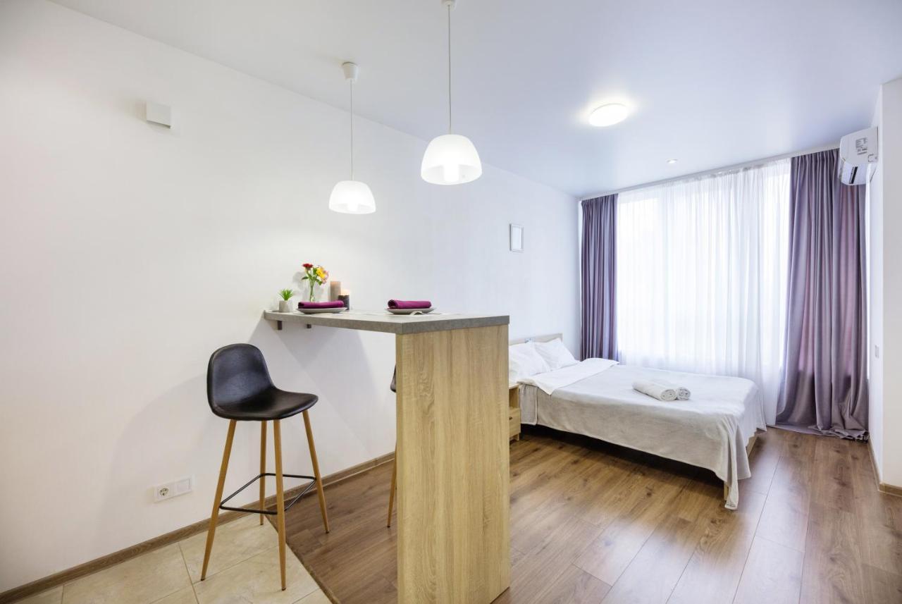 Nyvky Like Home - Studio - Apt 20 Kijev Kültér fotó
