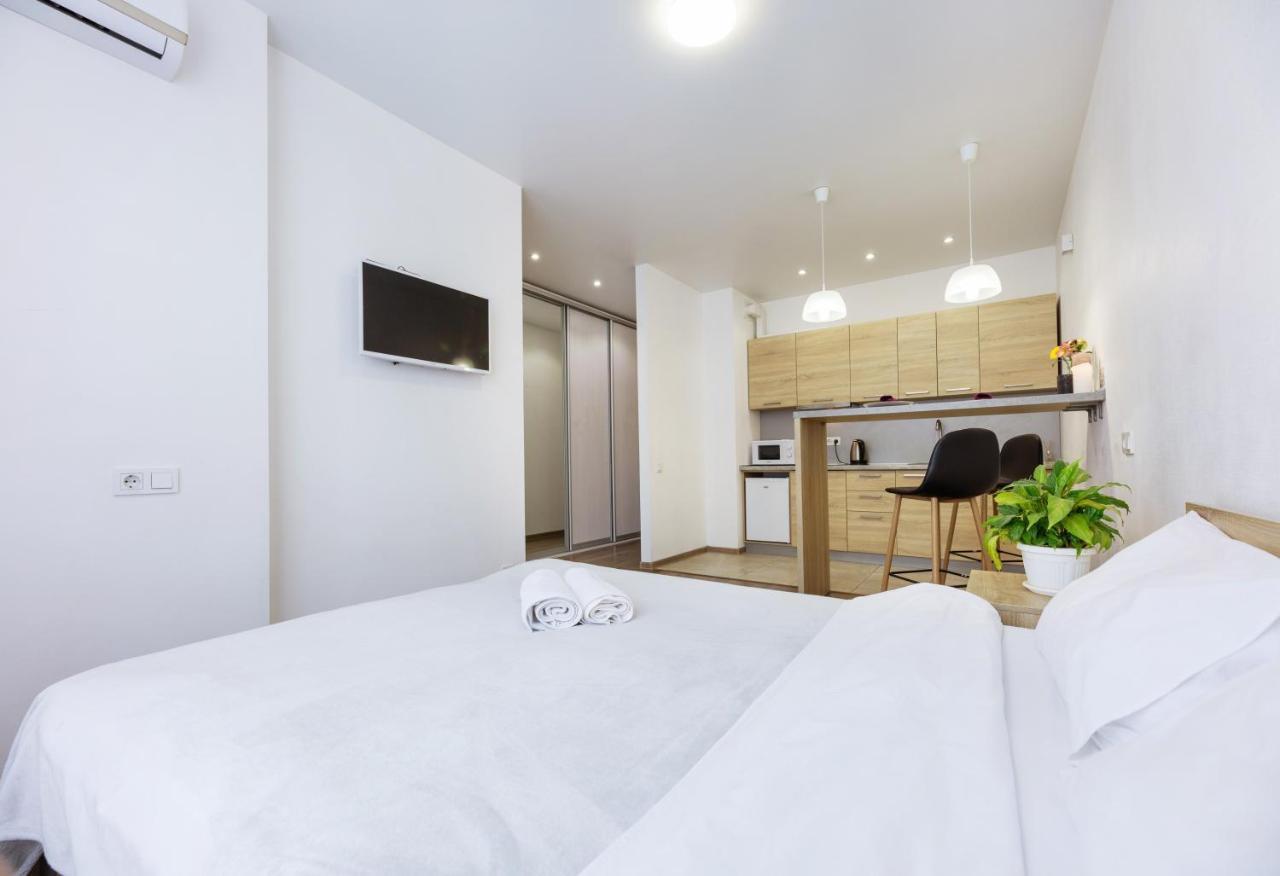 Nyvky Like Home - Studio - Apt 20 Kijev Kültér fotó